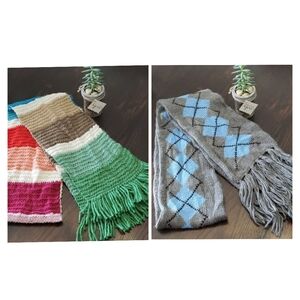 Set Of 2 Gently used Scarves 🖤